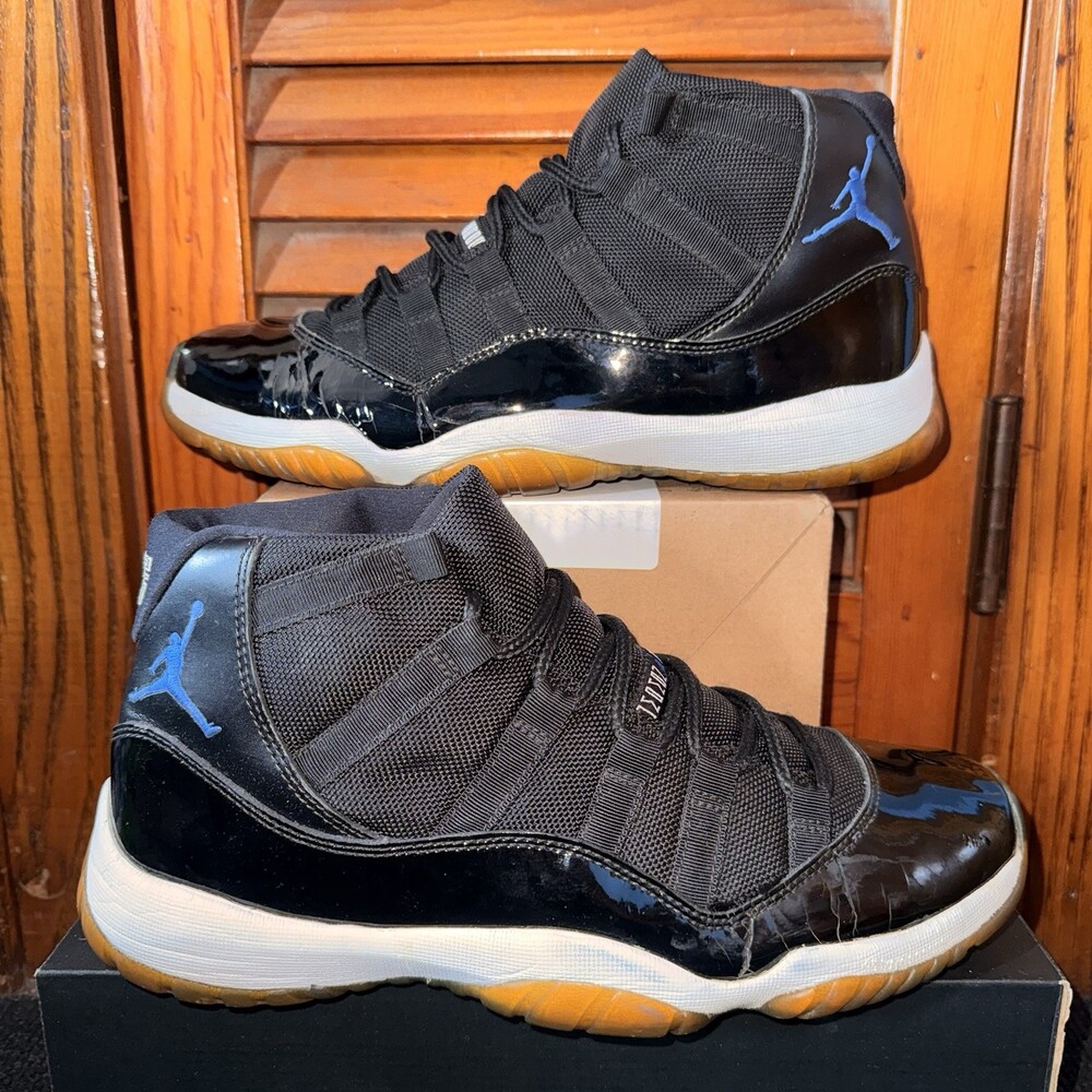 Size 9.5 - Air Jordan 11 Retro 2009 Space Jam